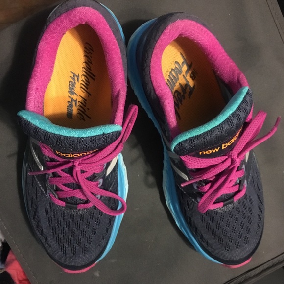 New balance - Picture 2 of 3